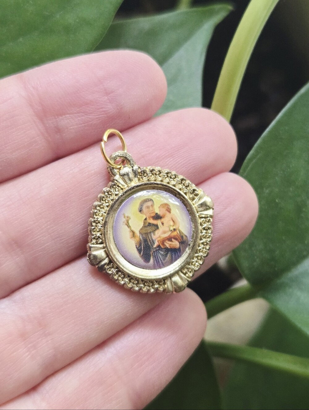 Vintage Saint Anthony Pendant – Gold-Tone Catholic Medal Jewelry
